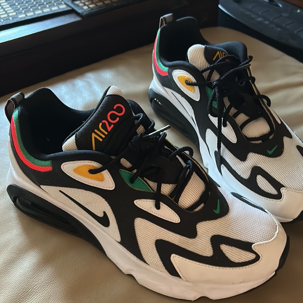 Nike sneakers - Picture 2 of 16